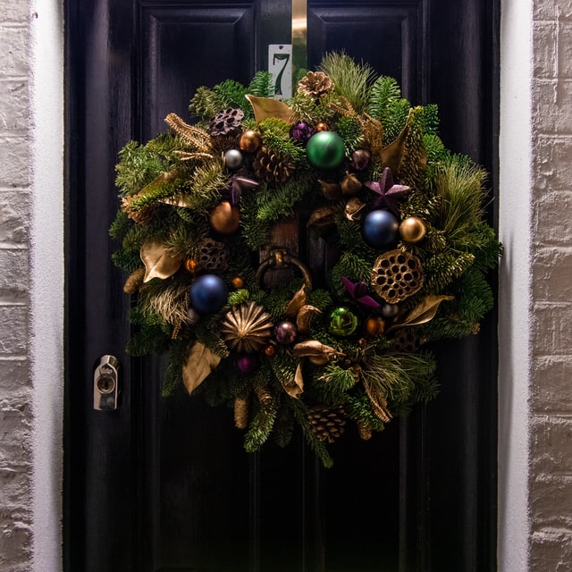 kerstkrans goud diepe kleuren